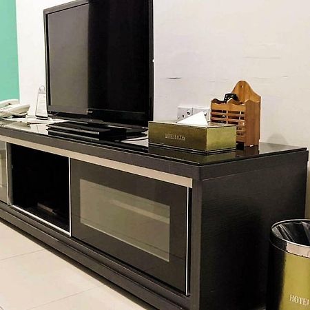 Baguss Hotel And Serviced Apartment Τζόχορ Μπάχρου Εξωτερικό φωτογραφία