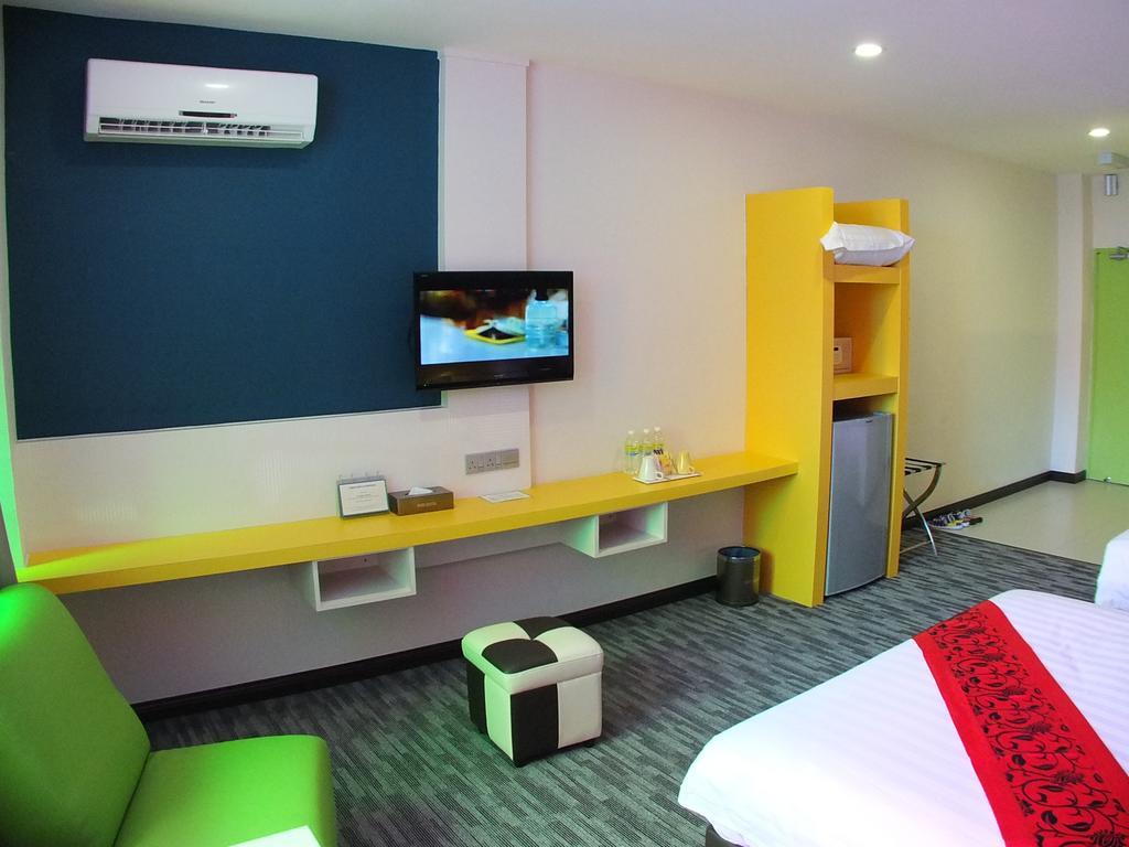Baguss Hotel And Serviced Apartment Τζόχορ Μπάχρου Εξωτερικό φωτογραφία