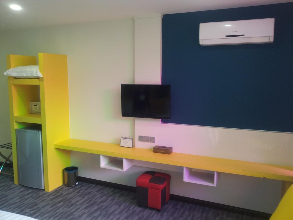 Baguss Hotel And Serviced Apartment Τζόχορ Μπάχρου Εξωτερικό φωτογραφία