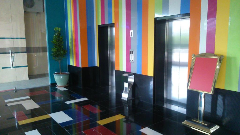 Baguss Hotel And Serviced Apartment Τζόχορ Μπάχρου Εξωτερικό φωτογραφία