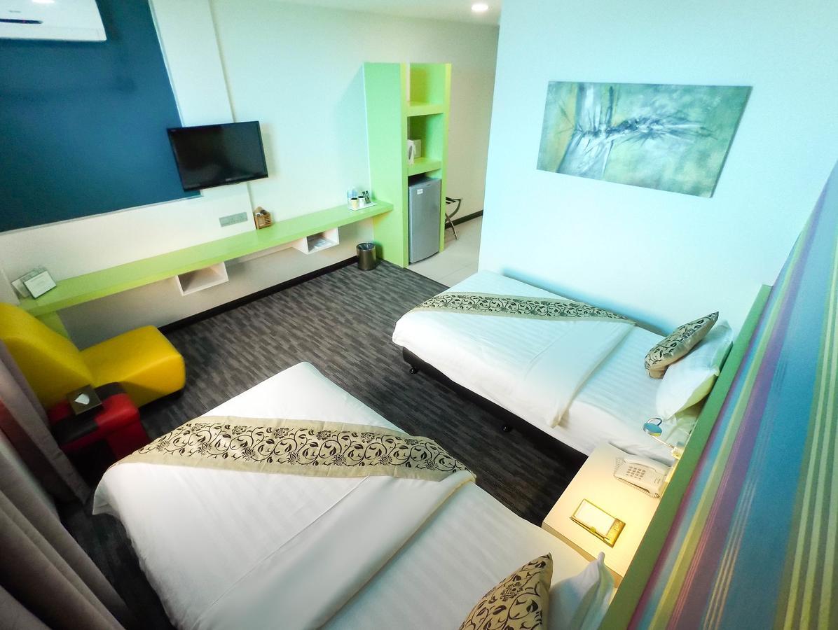 Baguss Hotel And Serviced Apartment Τζόχορ Μπάχρου Εξωτερικό φωτογραφία