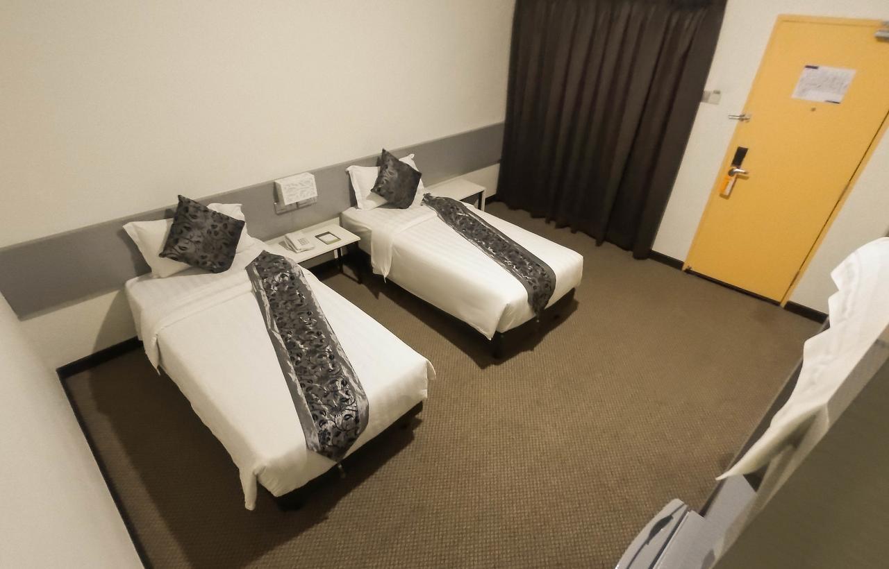 Baguss Hotel And Serviced Apartment Τζόχορ Μπάχρου Εξωτερικό φωτογραφία