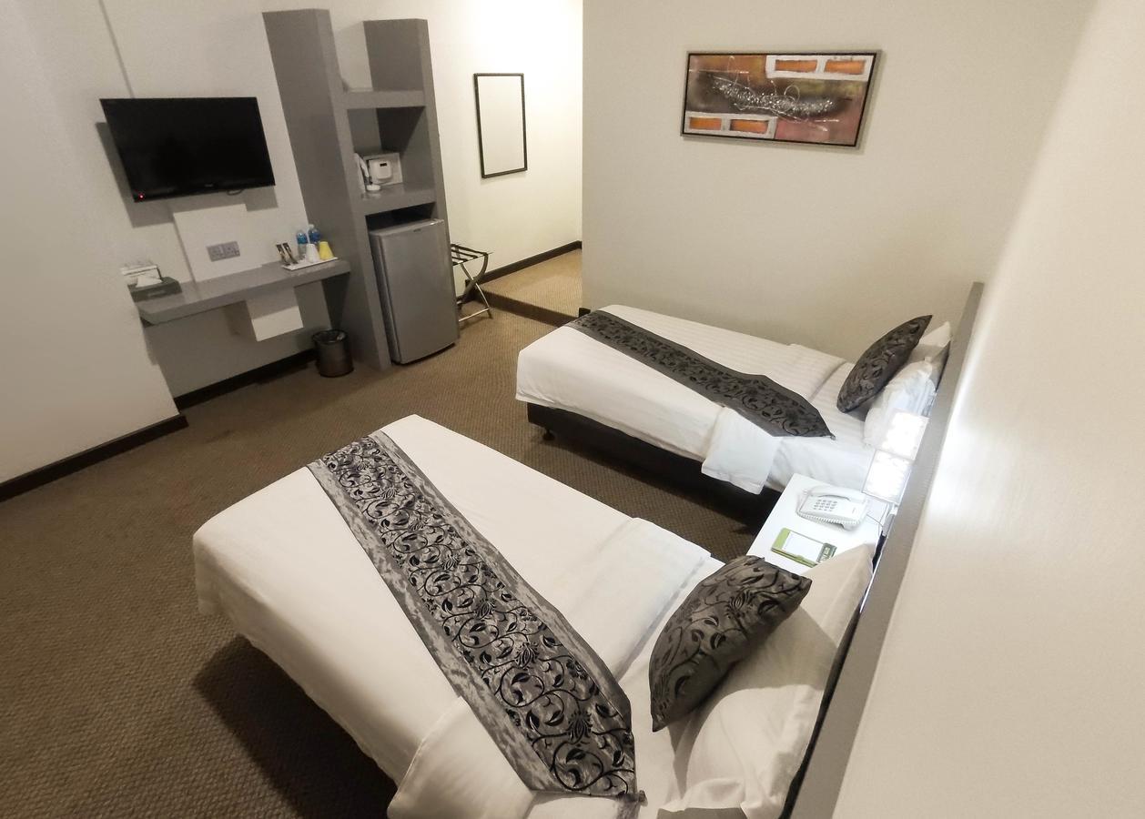 Baguss Hotel And Serviced Apartment Τζόχορ Μπάχρου Εξωτερικό φωτογραφία