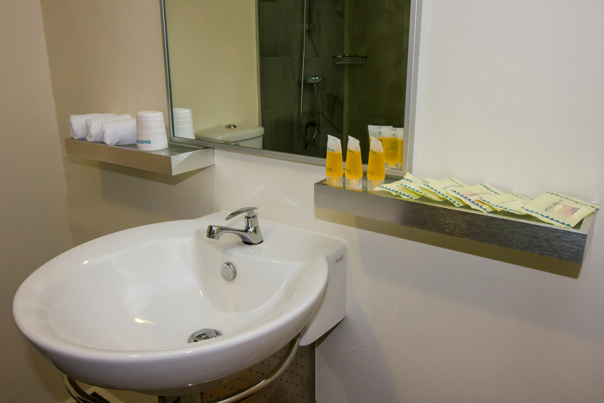 Baguss Hotel And Serviced Apartment Τζόχορ Μπάχρου Εξωτερικό φωτογραφία