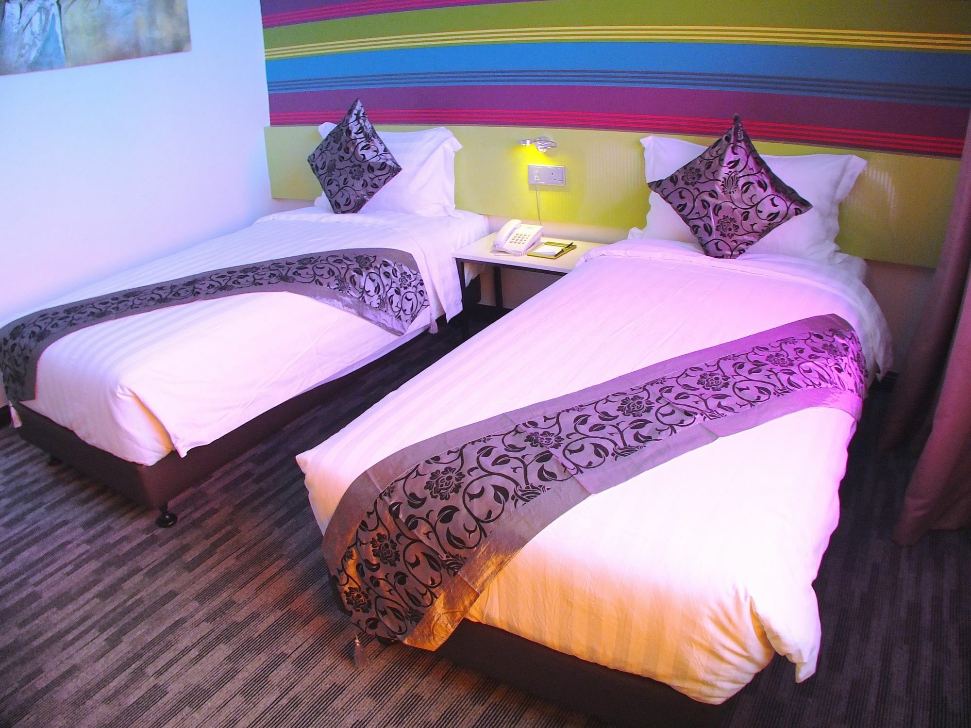 Baguss Hotel And Serviced Apartment Τζόχορ Μπάχρου Εξωτερικό φωτογραφία