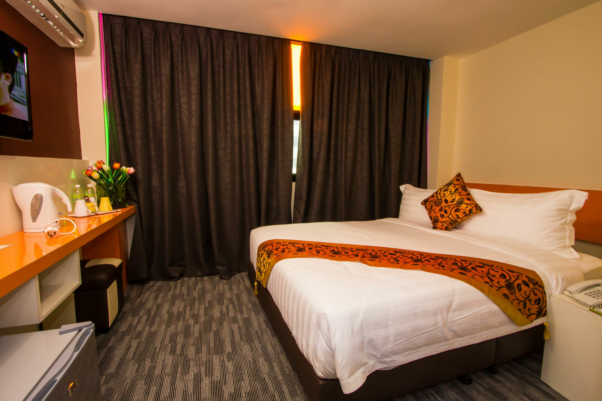Baguss Hotel And Serviced Apartment Τζόχορ Μπάχρου Εξωτερικό φωτογραφία