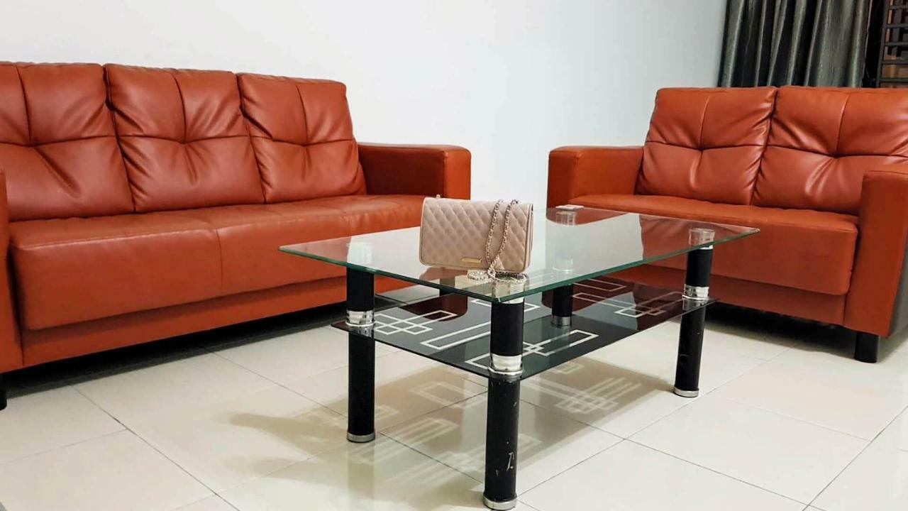 Baguss Hotel And Serviced Apartment Τζόχορ Μπάχρου Εξωτερικό φωτογραφία